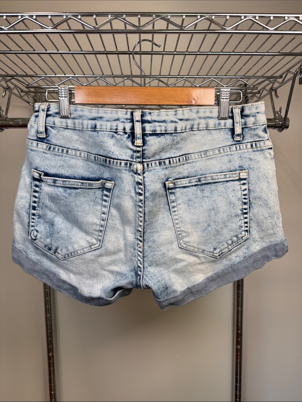 Forever 21 Denim Shorts -‎ Size 29 - Picture 7 of 7